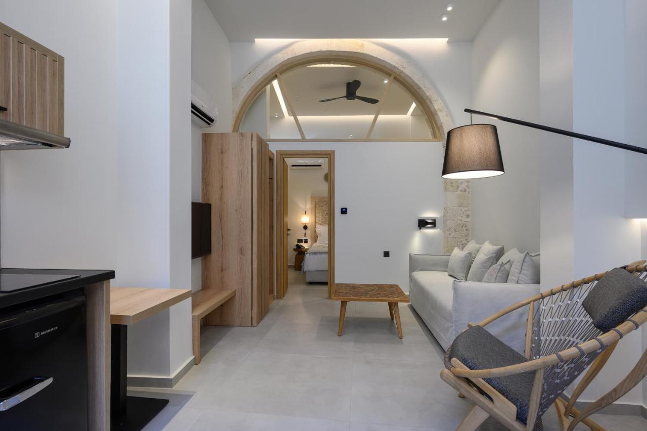 Marea Boutique Suites 罗希姆诺 外观 照片