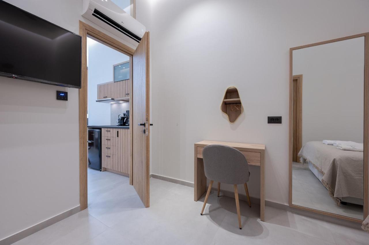 Marea Boutique Suites 罗希姆诺 外观 照片