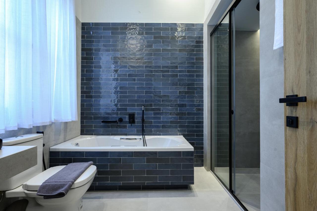 Marea Boutique Suites 罗希姆诺 外观 照片