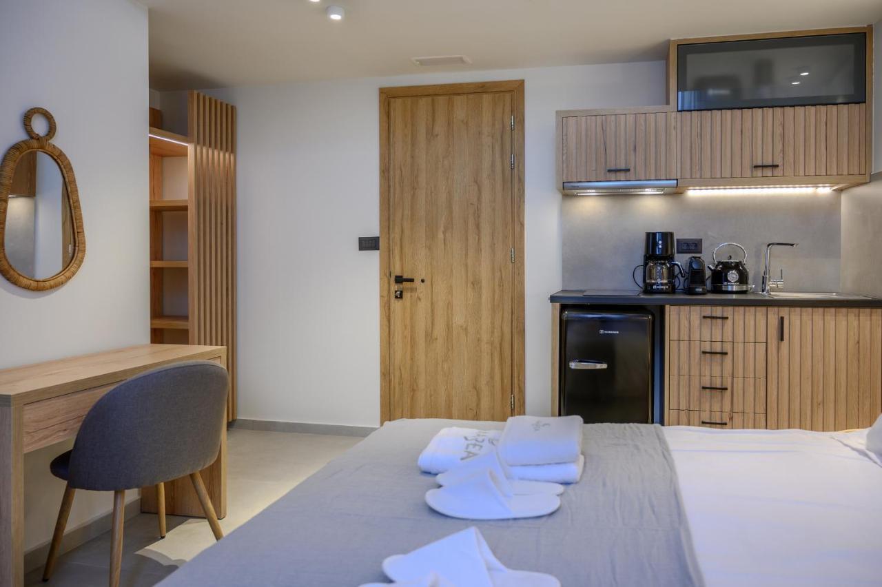 Marea Boutique Suites 罗希姆诺 外观 照片