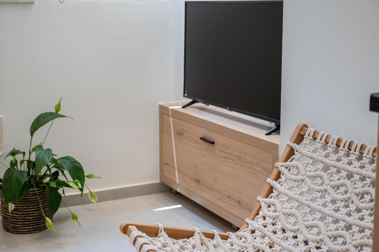 Marea Boutique Suites 罗希姆诺 外观 照片