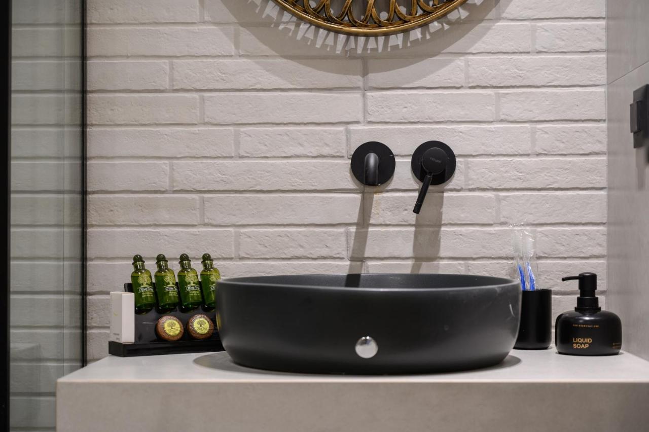 Marea Boutique Suites 罗希姆诺 外观 照片